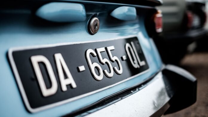 4D number plates fixed on a car